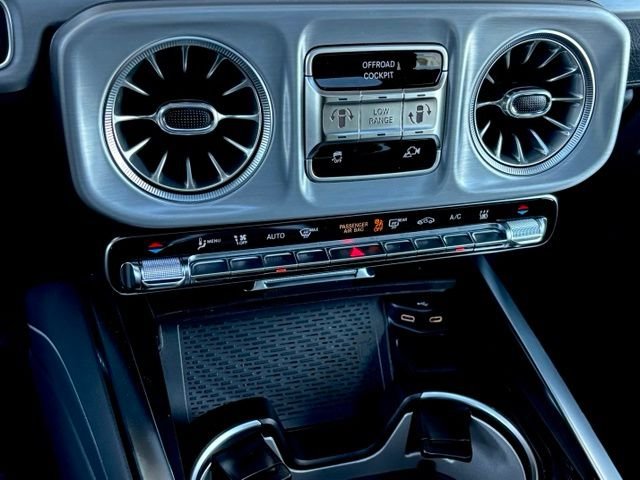 New 2026 MANUFAKTUR Deep Green Non-Metallic Mercedes-Benz G 580 image 20