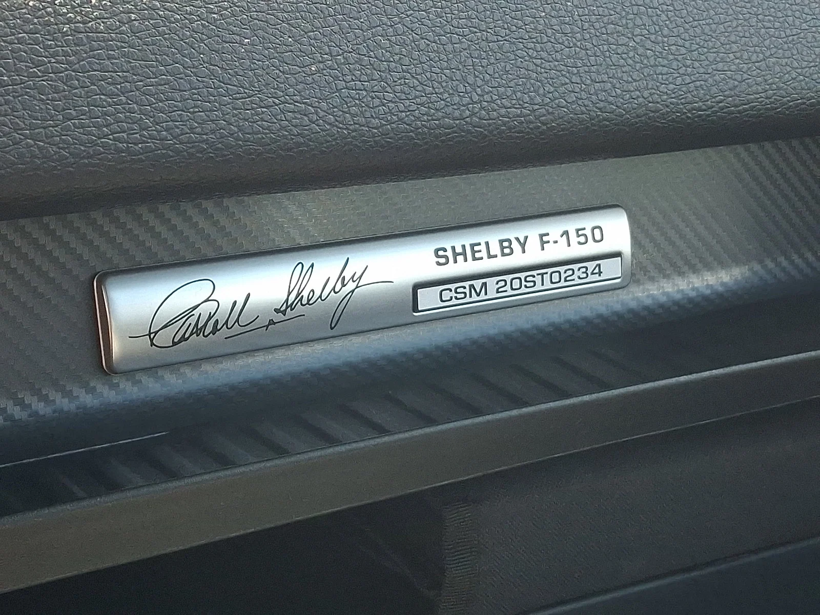 Used 2020 Agate Black Metallic Ford LARIAT image 27