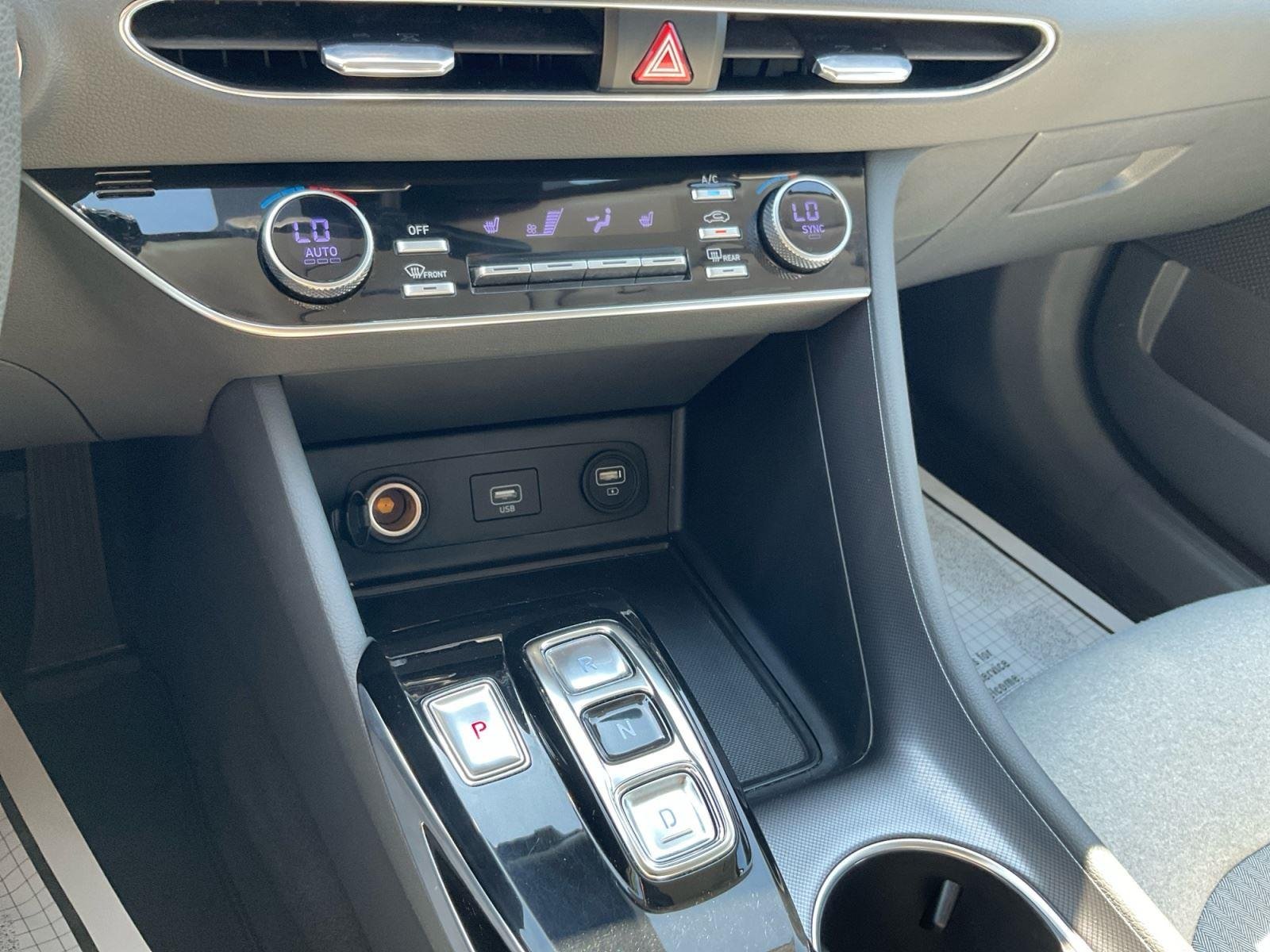 Used 2020 Quartz White Hyundai SEL image 21