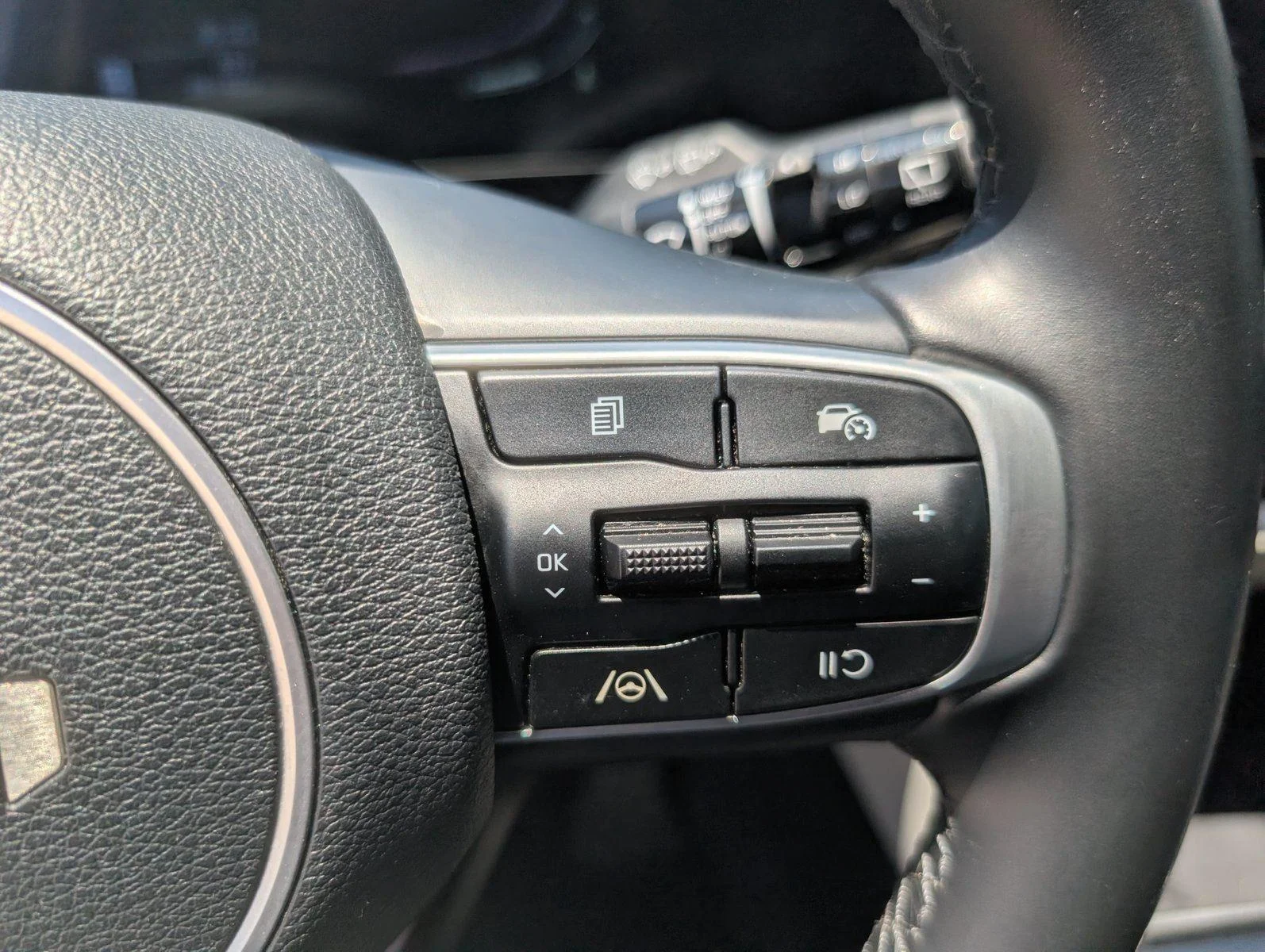 Used 2023 Ebony Black Kia EX image 32