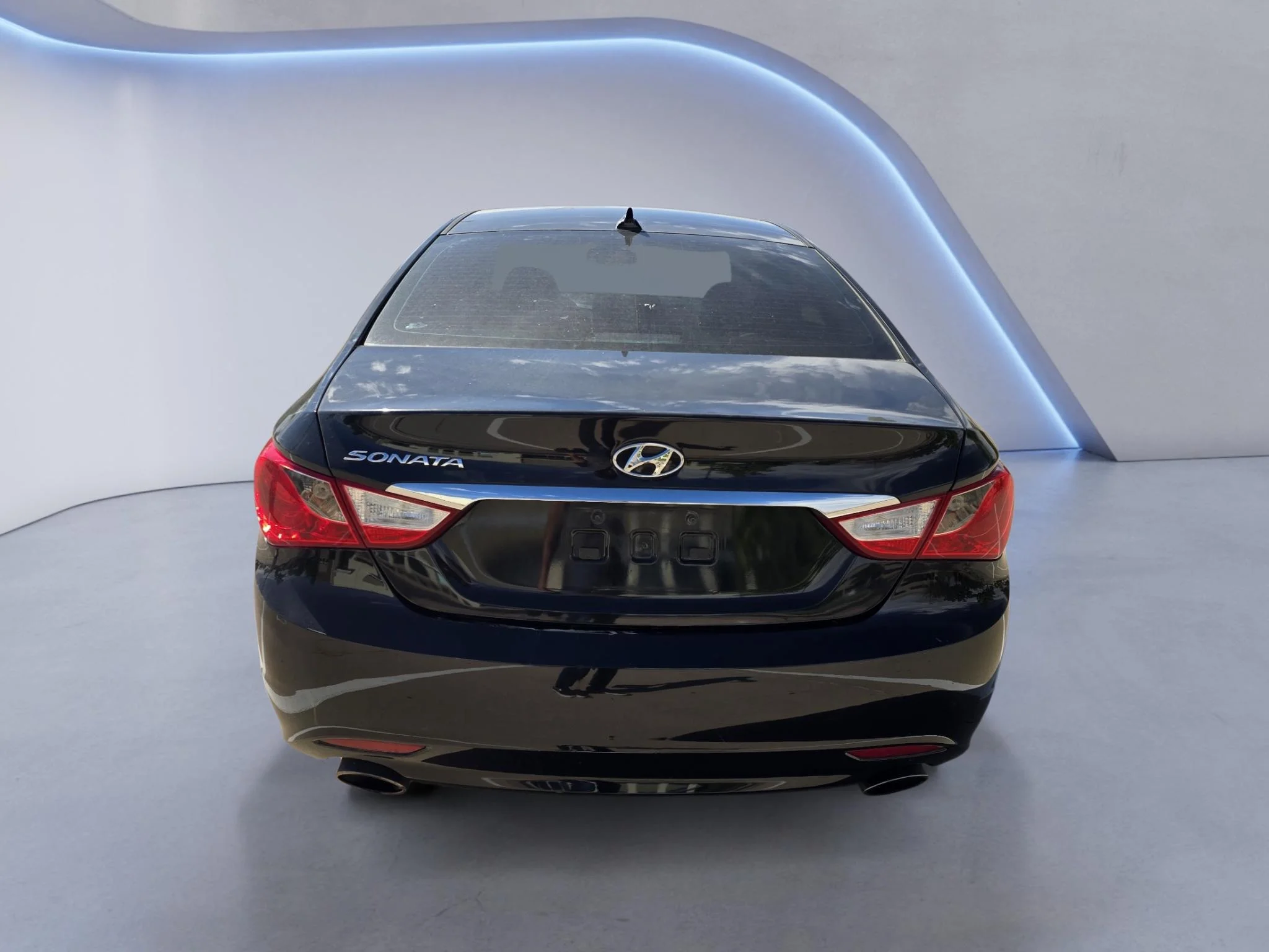 Used 2013 Midnight Black Mica Hyundai SE image 5