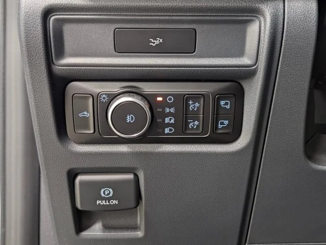 New 2026 Oxford White Ford XLT image 45