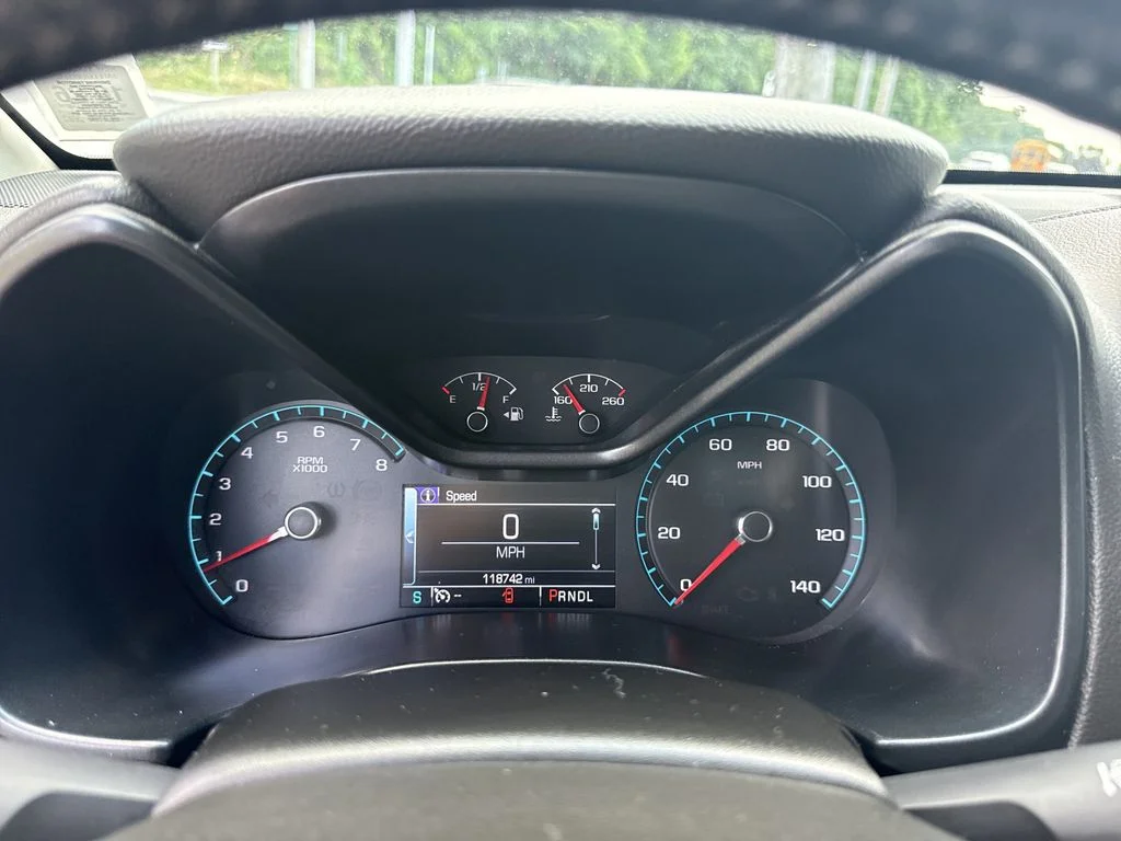 Used 2017 Silver GMC SLT image 17