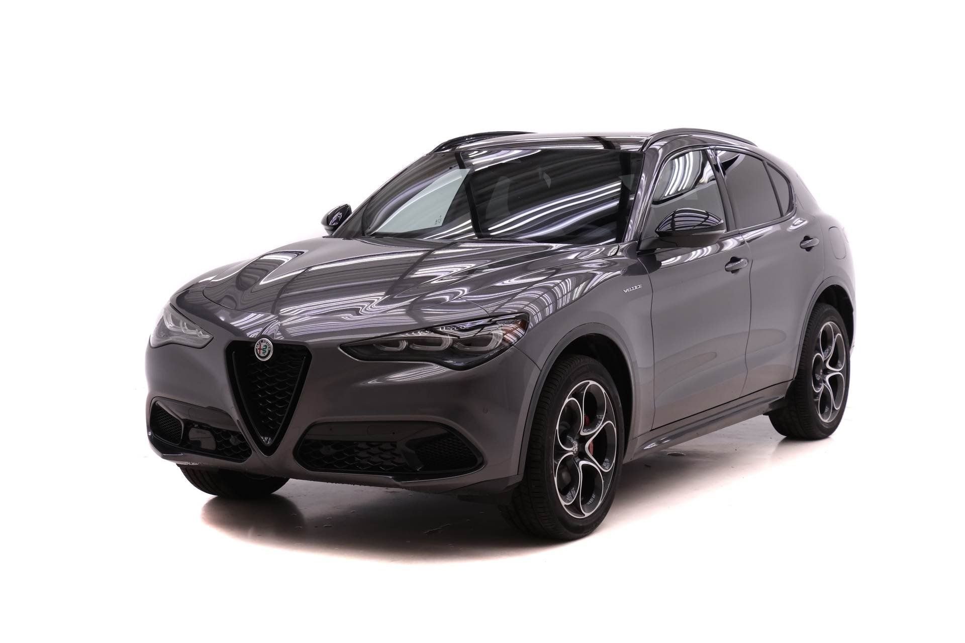 2025 Alfa Romeo Stelvio Base