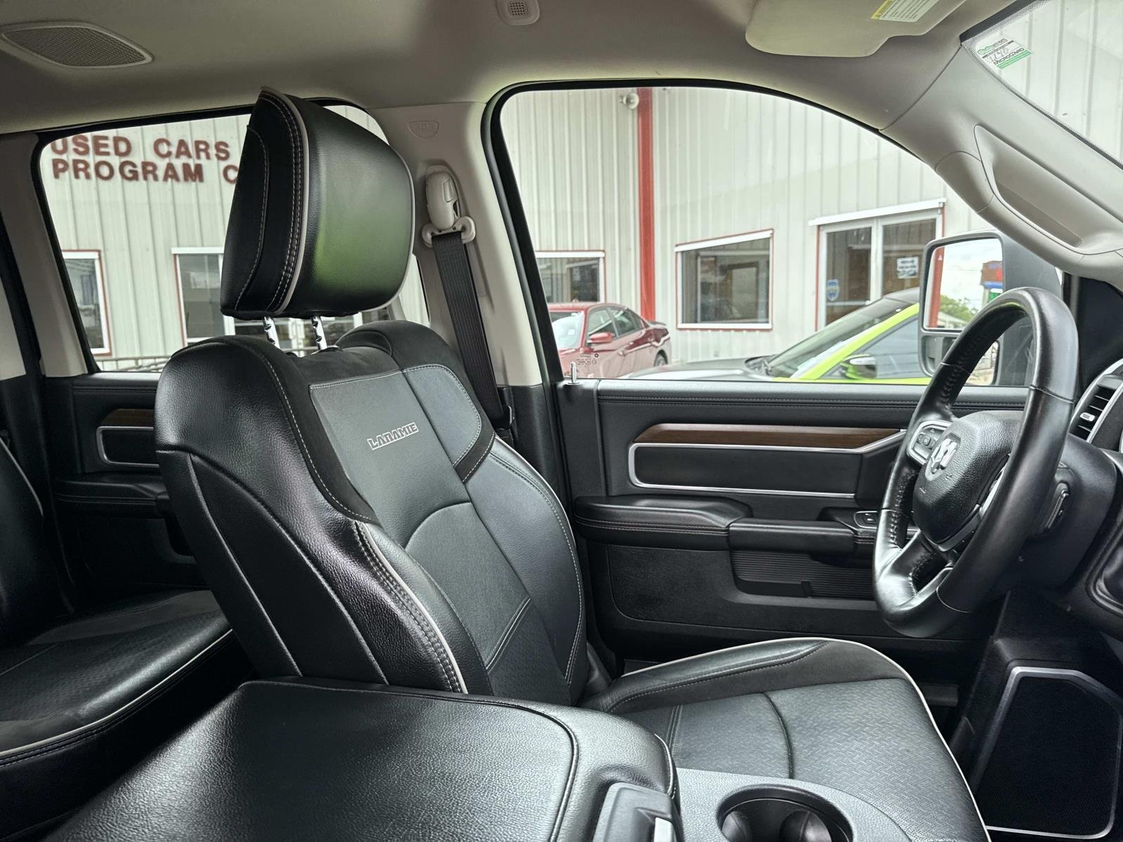 Used 2024 Granite Crystal Metallic Clearcoat Ram Laramie image 10