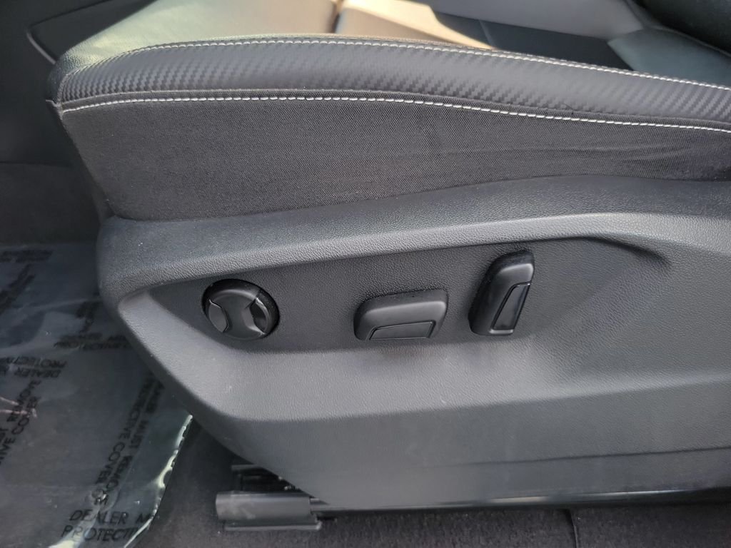 Used 2023 Gray Volkswagen 3.6L V6 SE w/Technology image 17