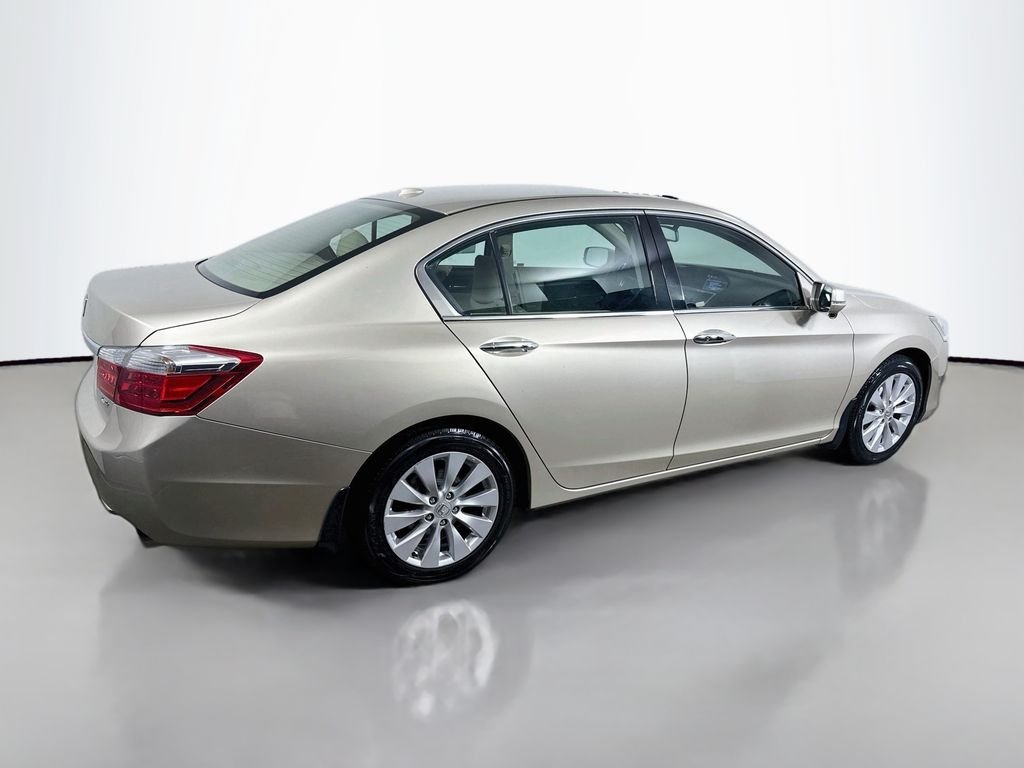 Used 2014 Champagne Frost Pearl Honda EX-L image 7