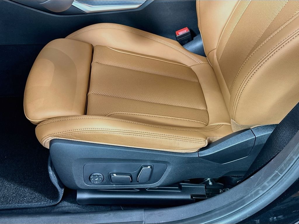 New 2026 Black Sapphire Metallic BMW 330i image 21