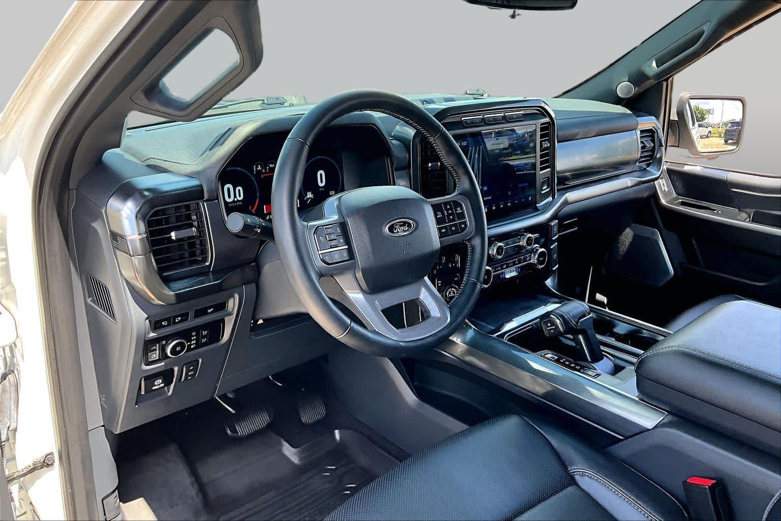 Used 2023 Star White Metallic Tri-Coat Ford LARIAT image 18