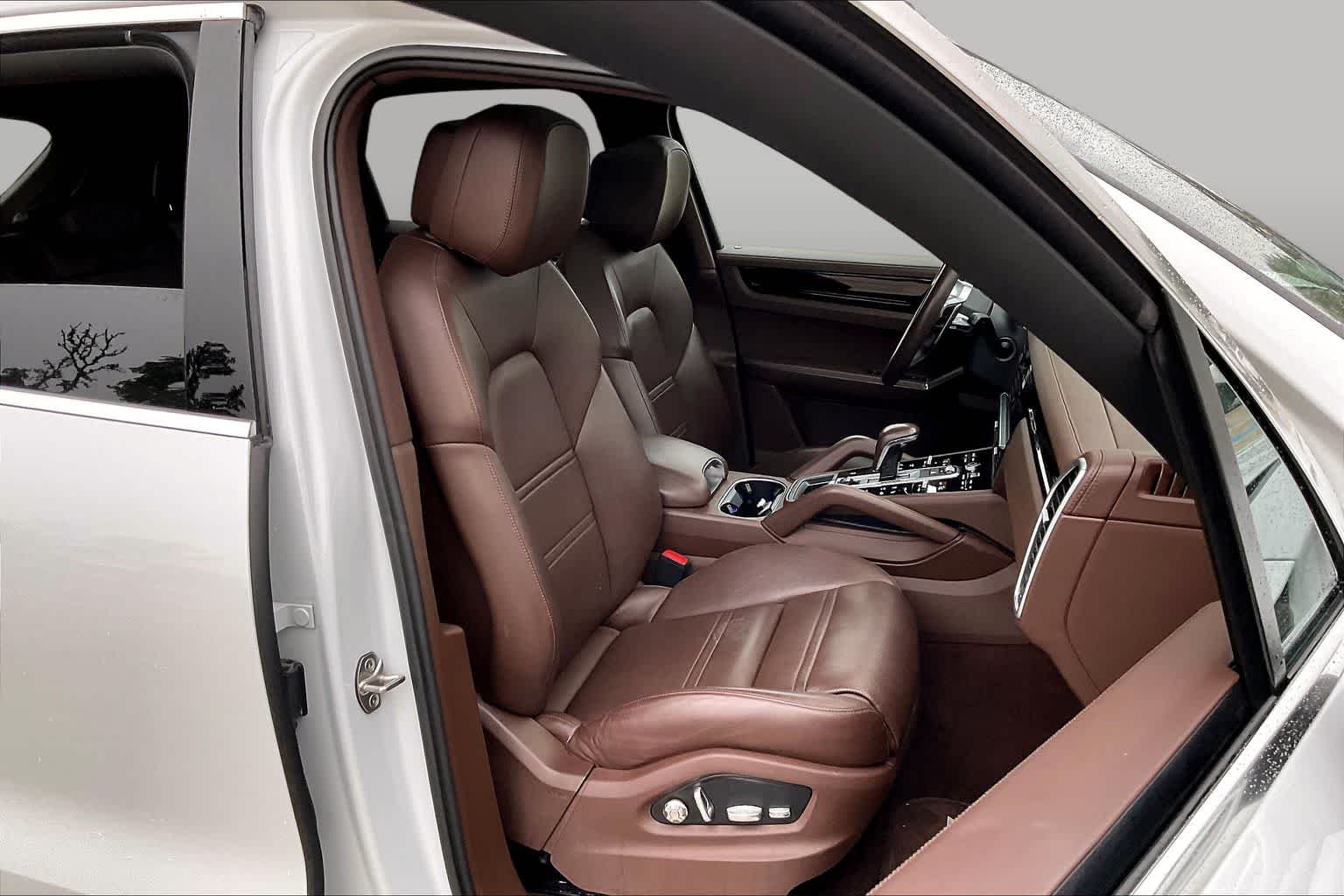 Used 2020 WHITE Porsche  image 8