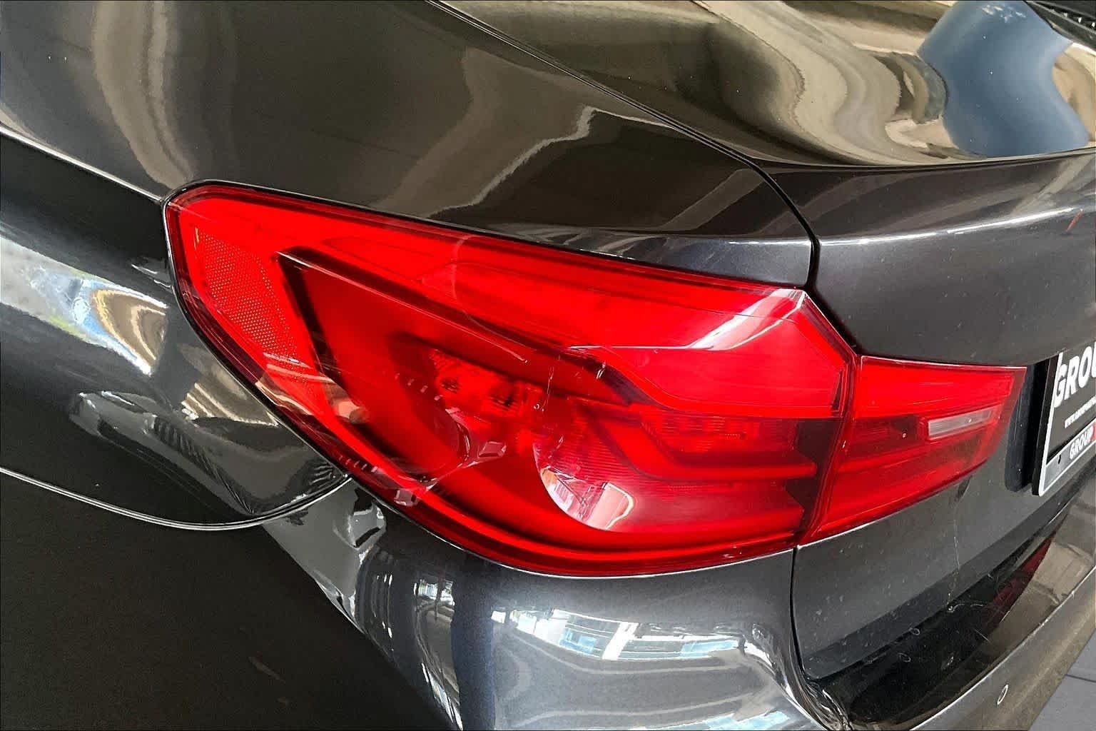 Used 2020 Dark Graphite Metallic BMW 540i image 27