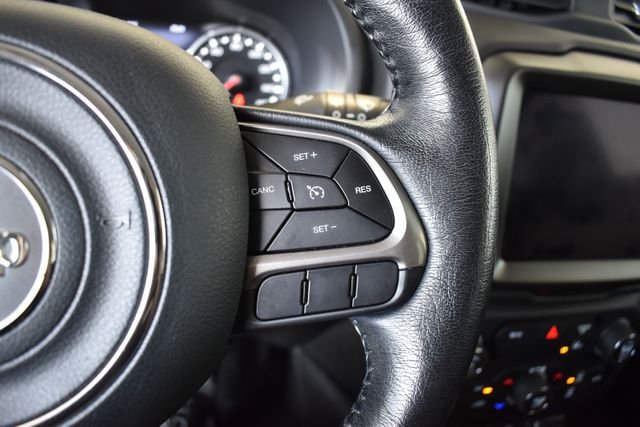 Used 2022 Gray Jeep Latitude image 21