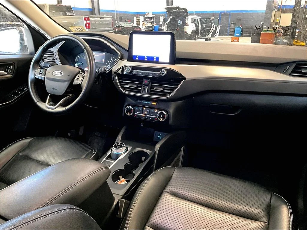 Used 2022 White Ford SEL image 14