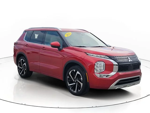 Used 2023 Red Mitsubishi SEL image 3