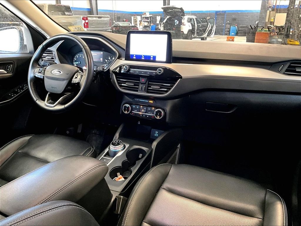 Used 2022 White Ford SEL image 14