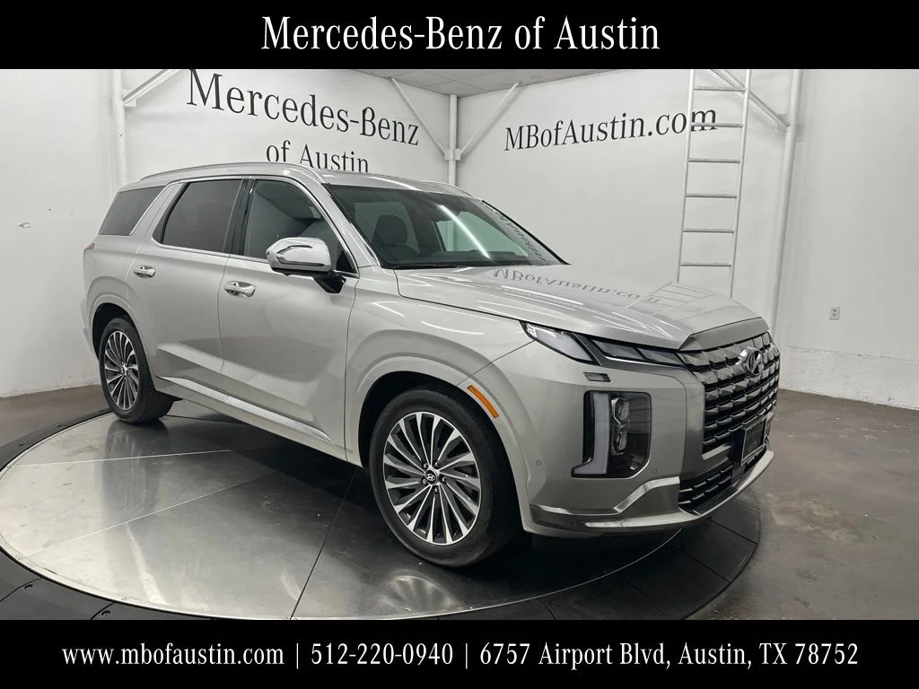 Used 2025 Silver Hyundai Calligraphy image 1