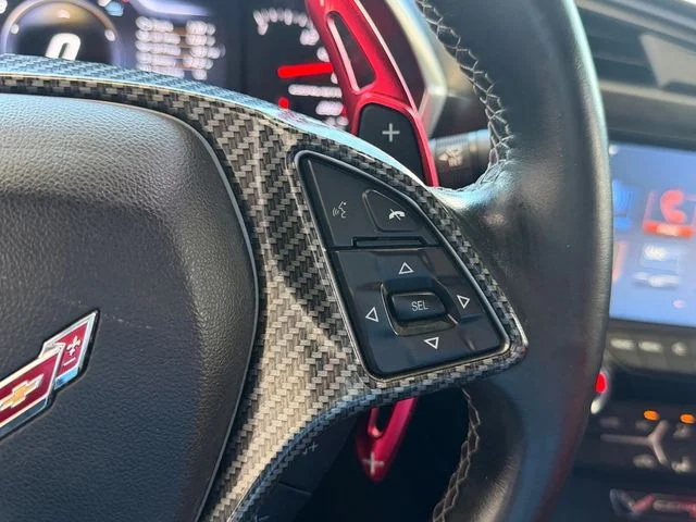 Used 2019 White Chevrolet Stingray image 16