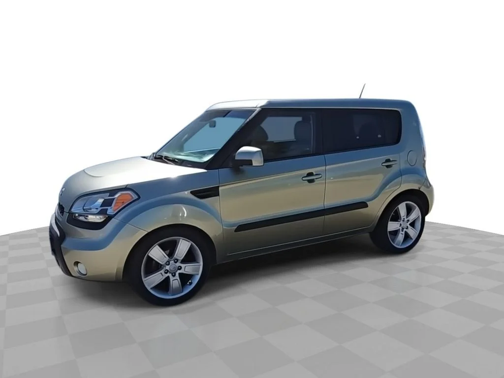 Used 2011 Green Kia Exclaim image 4