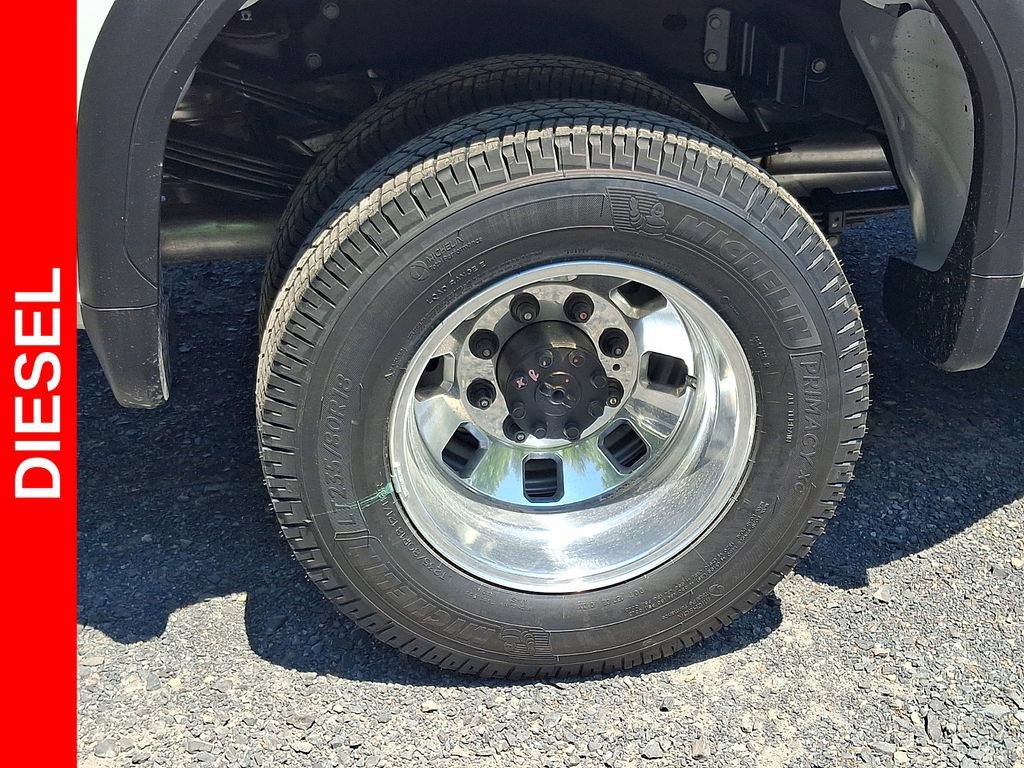 New 2026 Summit White GMC SLE DRW image 5