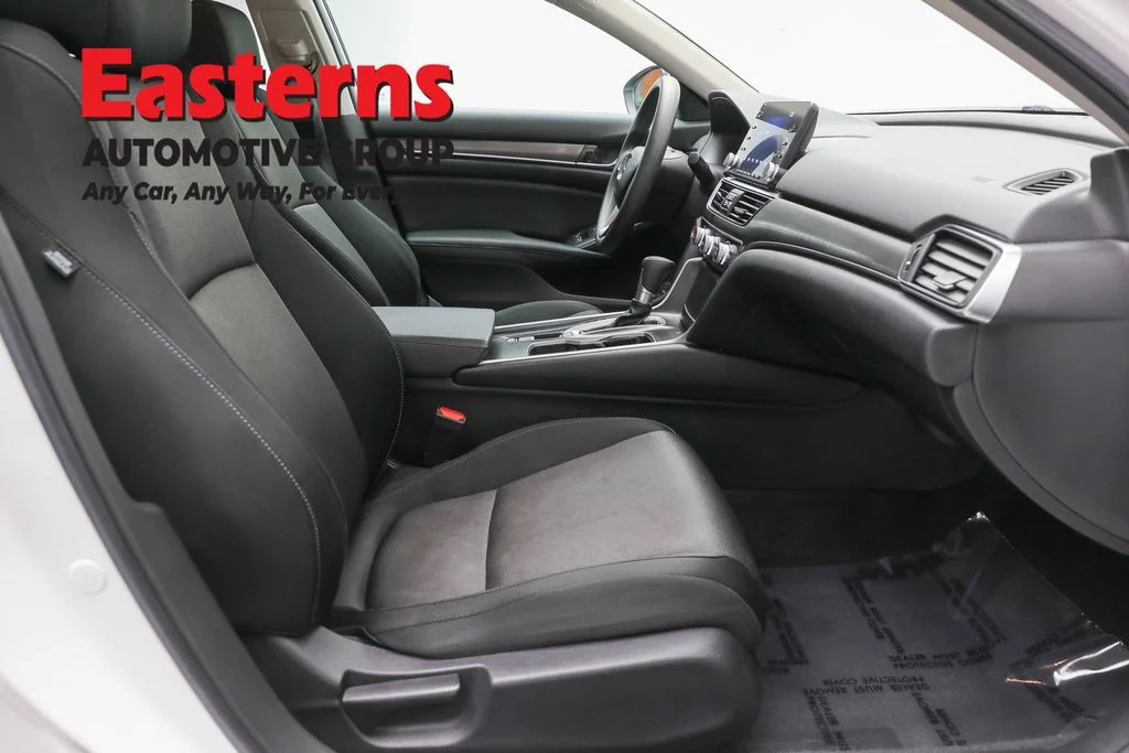 Used 2020 White Honda LX image 22
