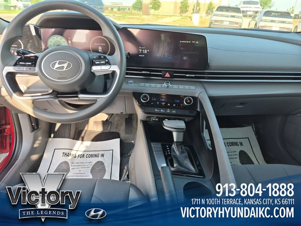 Used 2024 Red Hyundai SEL image 10