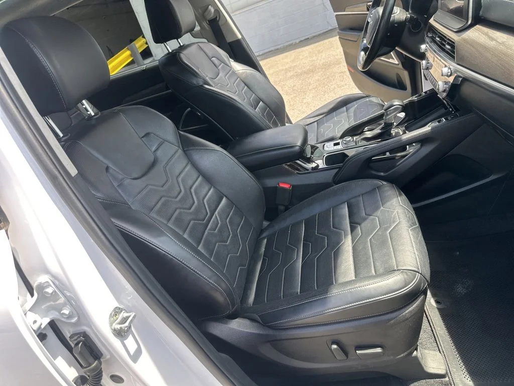 Used 2022 White Kia SX image 36