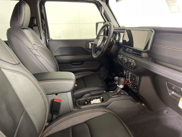 New 2025 Black Clear-Coat Exterior Paint Jeep Rubicon 392 image 14