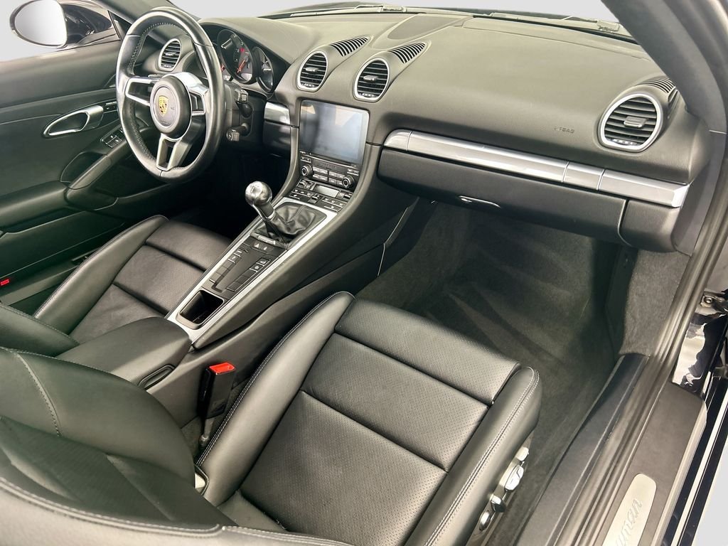 Used 2017 Black Porsche  image 15