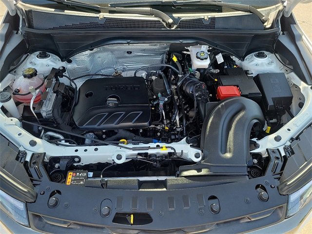 Used 2025 Iridescent Pearl Tricoat Chevrolet ACTIV image 29