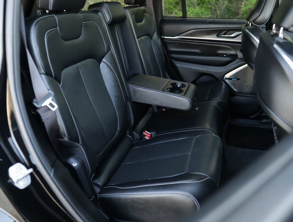 Used 2022 Black Jeep Overland 4x4 image 38