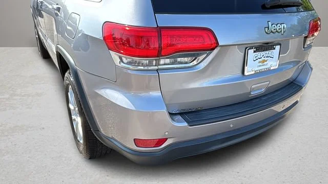 Used 2016 Silver Jeep Laredo image 37