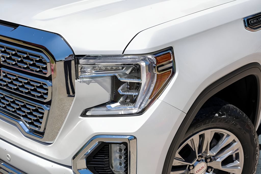 Used 2021 WHITE FROST TRICOAT GMC Denali image 3