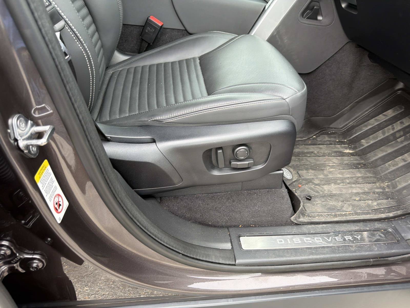 Certified Used 2025 Gray Land Rover Dynamic SE image 12