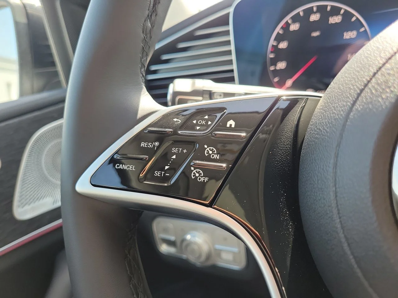 New 2026 Black Mercedes-Benz GLE 350 image 31