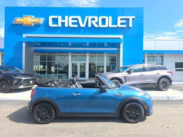Used 2022 Blue MINI Iconic image 3