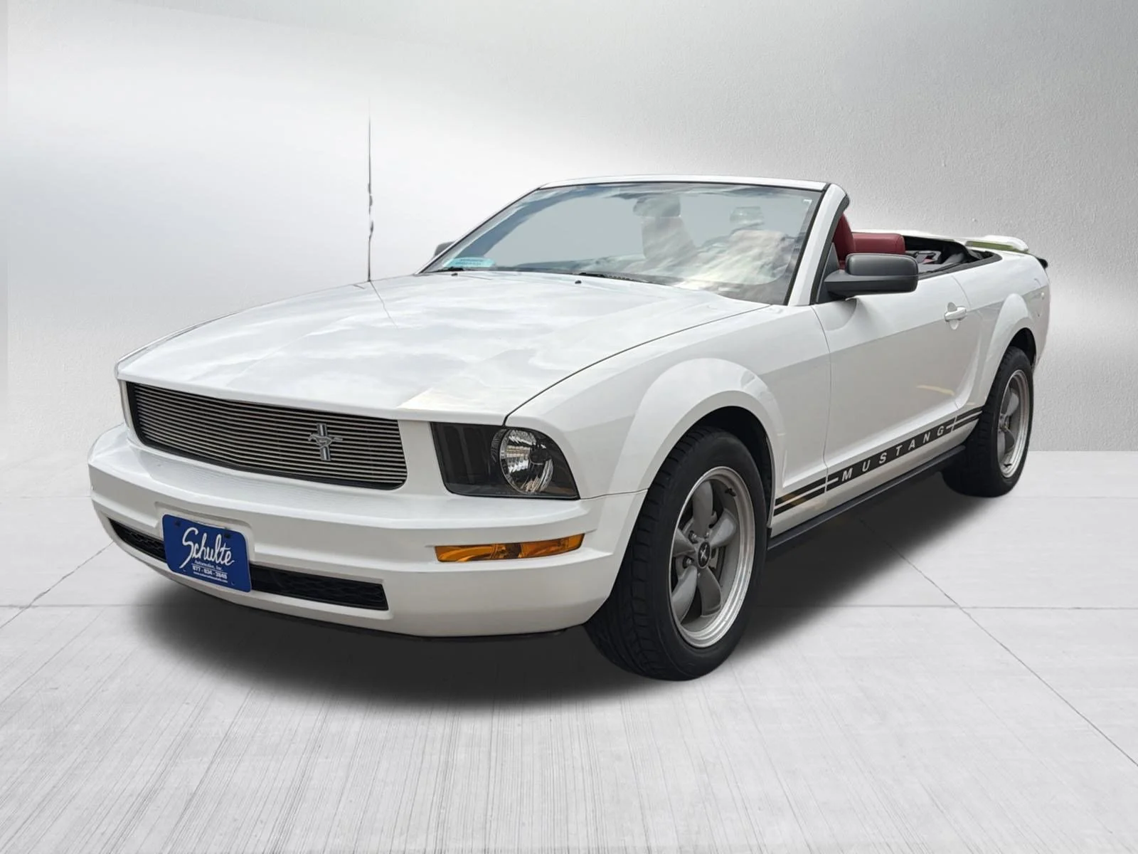 Used 2006 White Ford Standard image 3