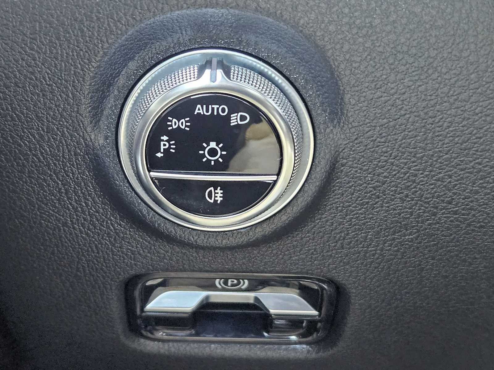 Used 2023 MANUFAKTUR Selenite Grey Magno Mercedes-Benz C 300 image 16