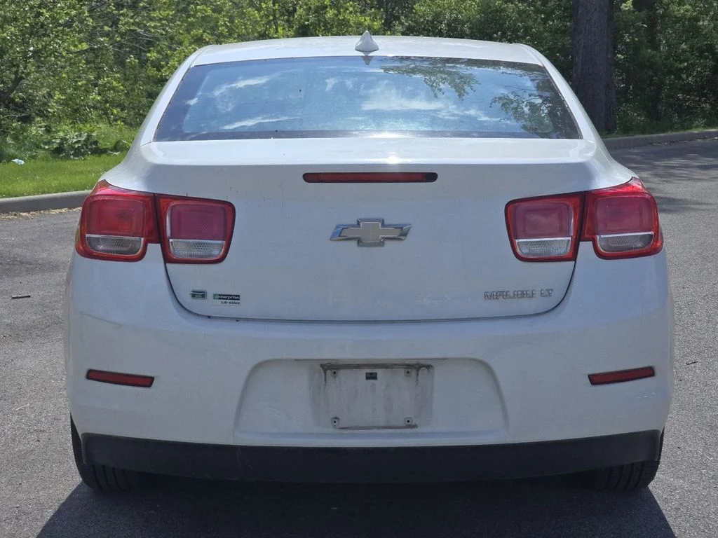 Used 2015 White Chevrolet LT image 13