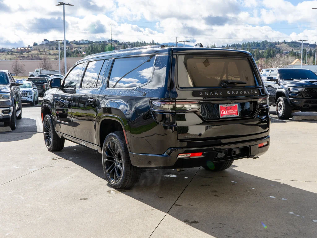 Used 2023 Black Jeep Series III image 5