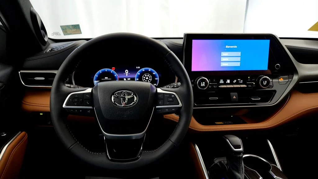 2026 Toyota Highlander Platinum - Photo 29
