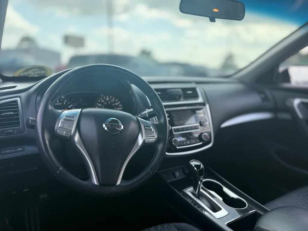 Used 2018 Storm Blue Nissan 2.5 SV image 34