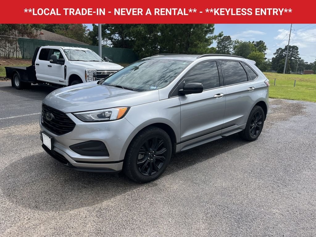 Used 2022 Iconic Silver Metallic Ford SE image 2
