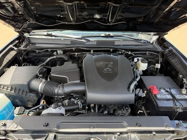 Certified Used 2022 Midnight Black Metallic Toyota SR5 image 39