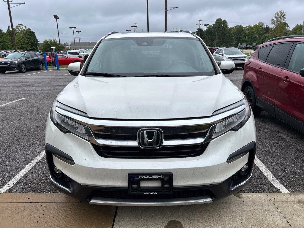 Used 2019 White Diamond Pearl Honda Touring image 2
