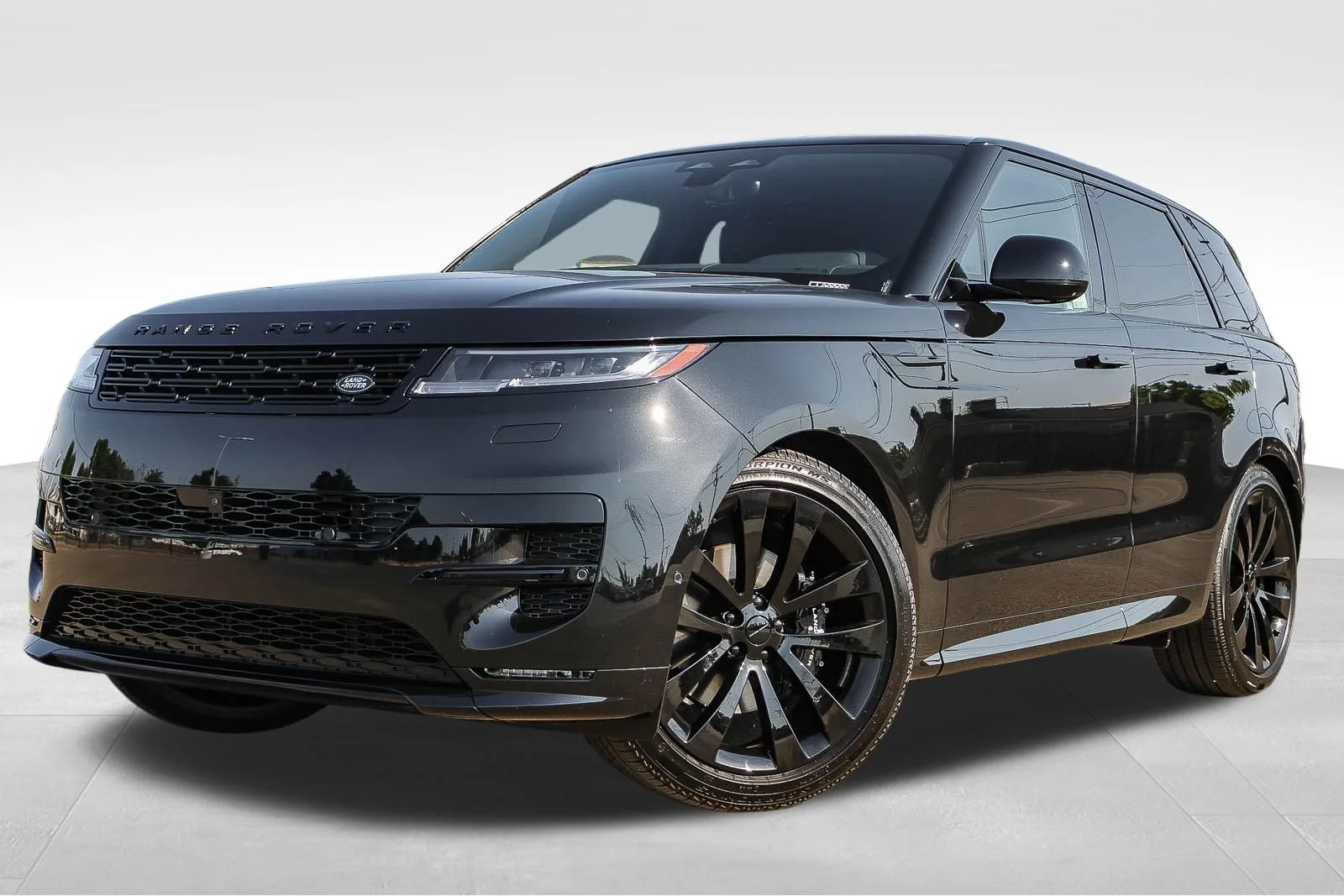 New 2026 Santorini Black Land Rover Dynamic SE image 1