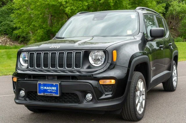 Used 2023 Black Jeep Latitude image 2