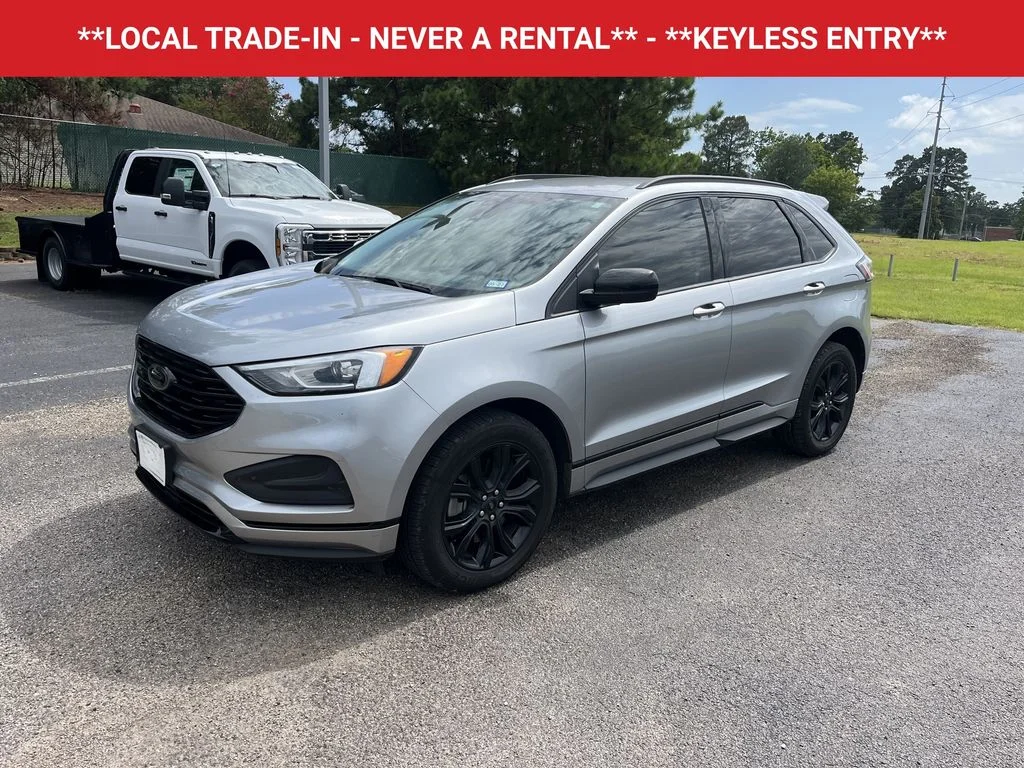 Used 2022 Iconic Silver Metallic Ford SE image 2