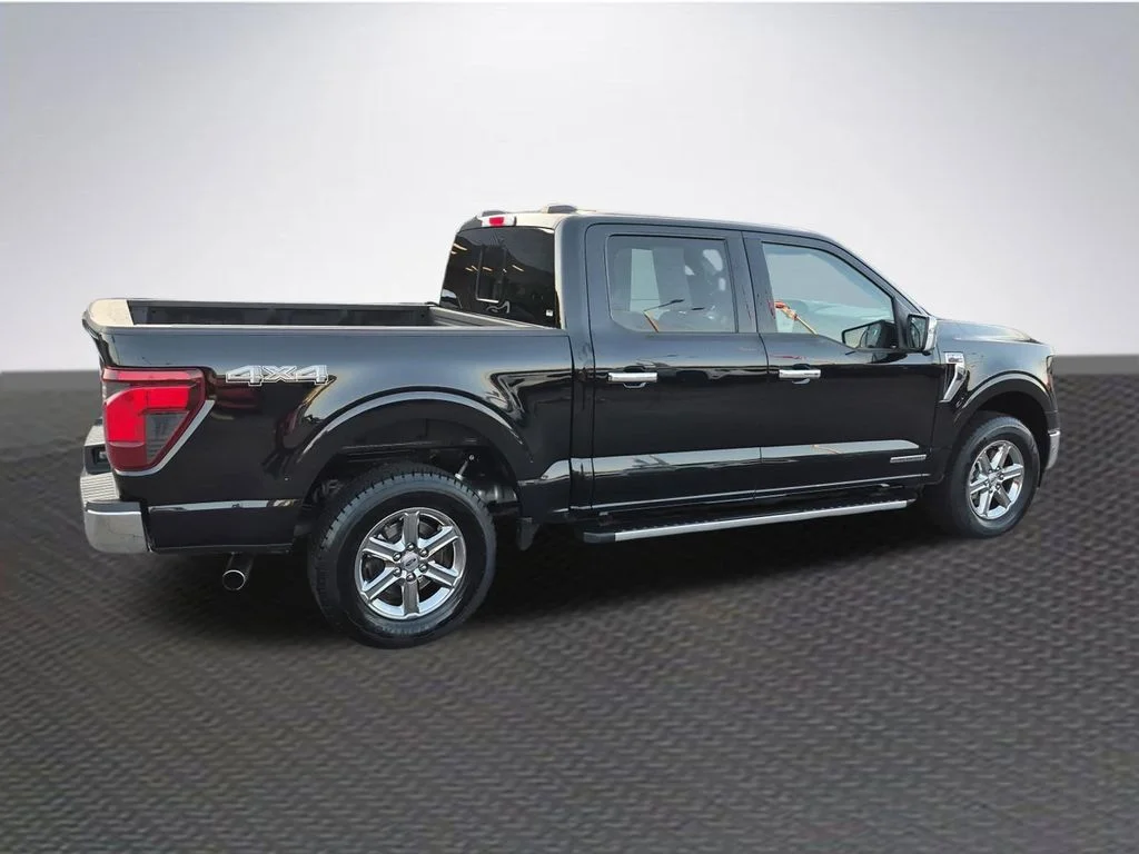 Used 2024 Black Metallic Ford XLT image 4