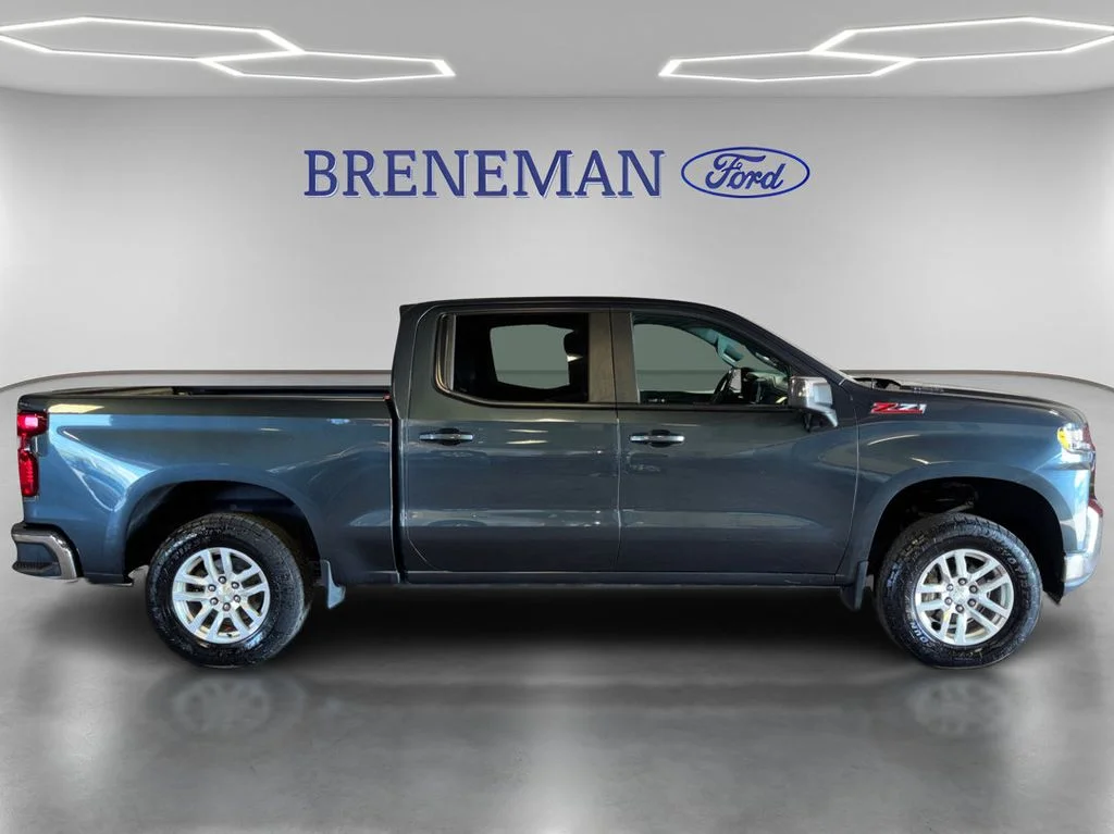 Used 2020 Shadow Gray Metallic Chevrolet LT image 4