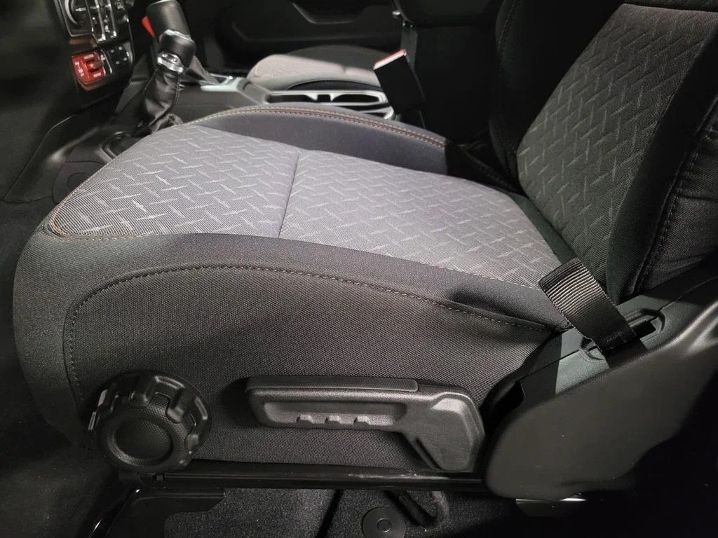 New 2026 Anvil Clearcoat Jeep Mojave image 16